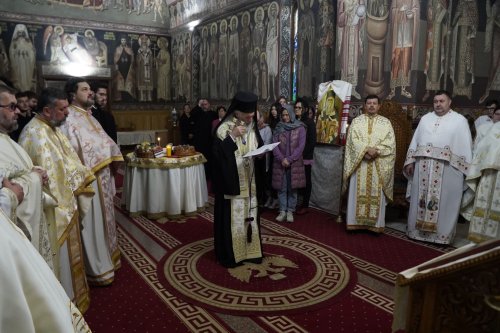 Revedere după trei decenii la Seminarul Teologic „Sfântul Andrei” din Galaţi Poza 310499