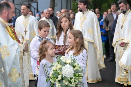 Binecuvântare la ceas de împlinire în Parohia „Buna Vestire”-Giulești Poza 310569