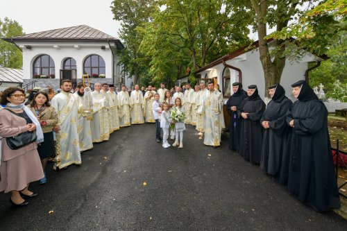 Binecuvântare la ceas de împlinire în Parohia „Buna Vestire”-Giulești Poza 310570