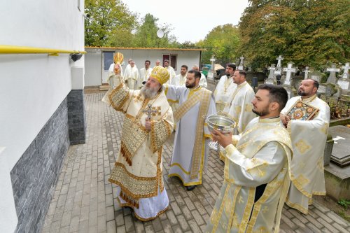 Binecuvântare la ceas de împlinire în Parohia „Buna Vestire”-Giulești Poza 310580