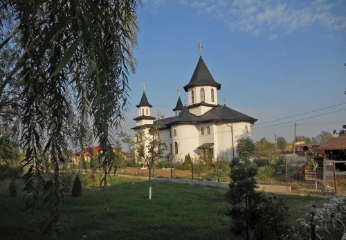 Biserica Mănăstirii Talpa, poartă deschisă spre Înviere Poza 309758