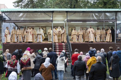 Nădejdea învierii, reiterată la Catedrala Arhiepiscopală din Suceava Poza 310672