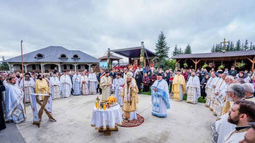 Catedrala din Șaru Dornei - înveșmântată în lumină și har Poza 310816