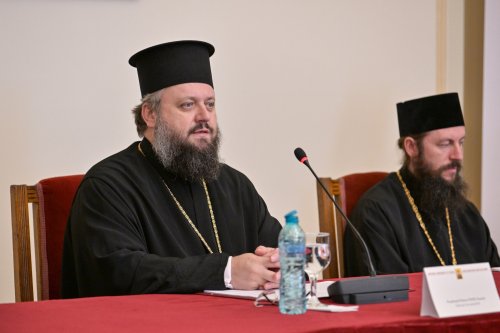 Primele sesiuni de lucru ale simpozionului dedicat pastorației și îngrijirii bolnavilor Poza 310990