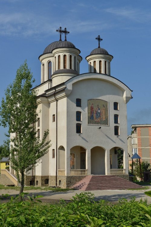 Târnosirea Bisericii „Sfântul Ierarh Vasile cel Mare” din Baia Mare Poza 310813