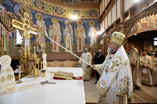 Târnosirea Bisericii „Sfântul Ierarh Vasile cel Mare” din Baia Mare Poza 310815