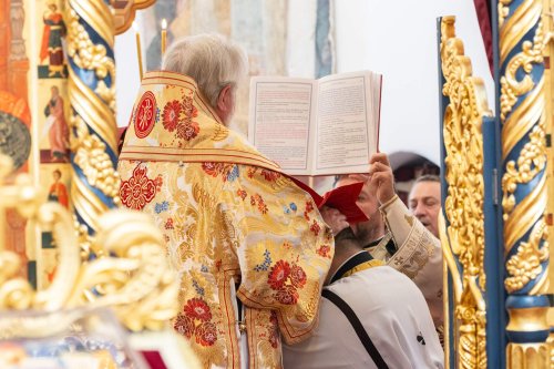 Un nou preot pentru biserica din incinta Palatului Cotroceni Poza 310860