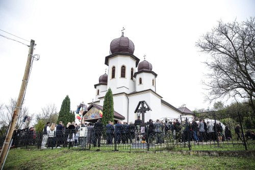 Binecuvântarea lucrărilor la biserica din localitatea clujeană Ghirolt Poza 311019