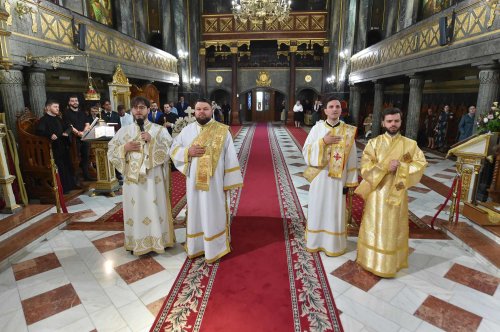 Revedere a promoției 2014 a Facultății de Teologie Ortodoxă din Capitală Poza 311185