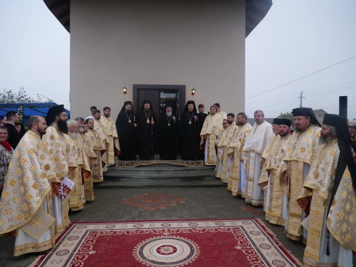 Biserica „Sfântul Cuvios Dimitrie cel Nou” din satul Gotești a fost sfințită Poza 311351