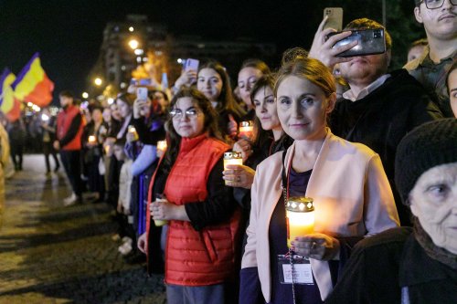 Mii de suflete în rugăciune pe „Calea Sfinților” Poza 311413