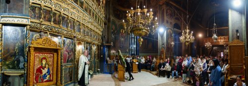 Laudă de seară adusă Sfintei Parascheva la Biserica Domnească din Capitală Poza 311583