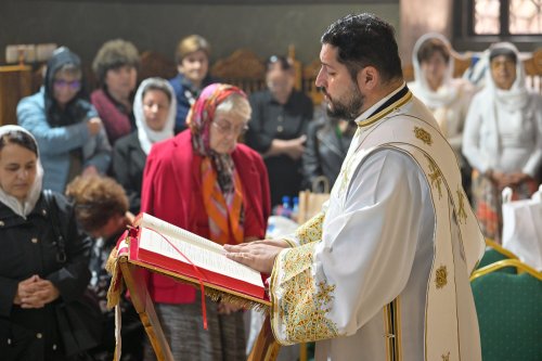 Cinstirea ocrotitoarei Moldovei la o biserică istorică din București Poza 311685