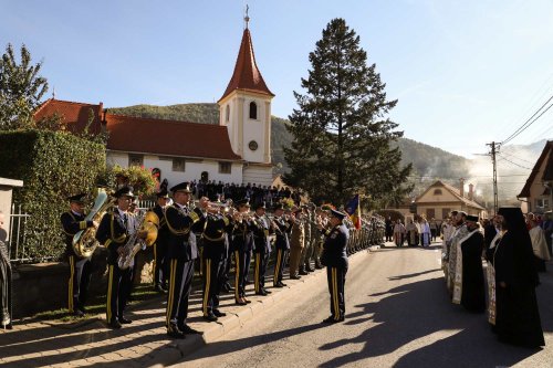 Moaştele Sfântului Gheorghe de la Cernica, în Mărginimea Sibiului Poza 311618