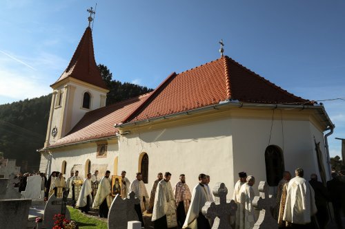 Moaştele Sfântului Gheorghe de la Cernica, în Mărginimea Sibiului Poza 311622