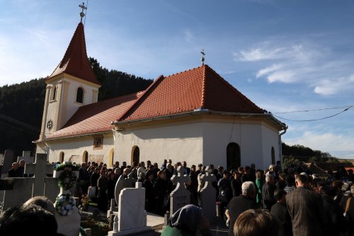 Moaştele Sfântului Gheorghe de la Cernica, în Mărginimea Sibiului Poza 311627