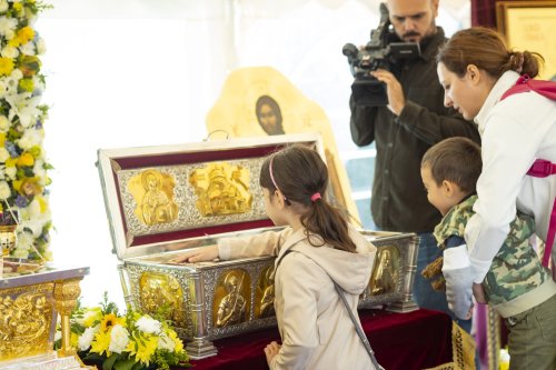 Praznicul Bisericii „Sfânta Vineri”- Drumul Taberei Poza 311787