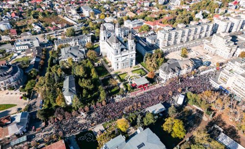 Sfânta Parascheva, cinstită în rugăciune de mii de suflete Poza 311638