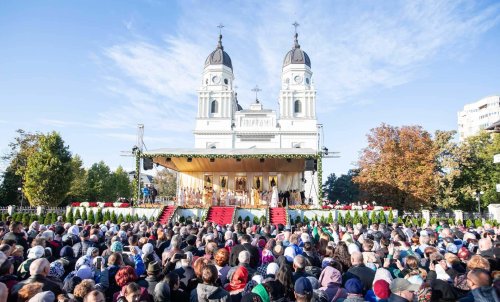 Sfânta Parascheva, cinstită în rugăciune de mii de suflete Poza 311650