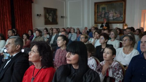 Evenimente de succes pentru filmul „Coroana României” în Franța Poza 312136