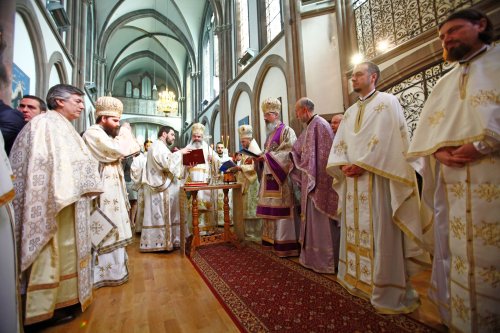 Patru decenii de activitate liturgică, pastorală şi culturală românească la Strasbourg Poza 312271