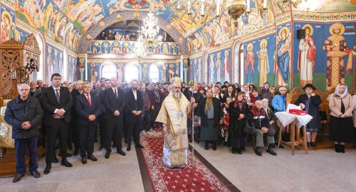 Pictură nouă la Biserica „Adormirea Maicii Domnului” din Adjud Poza 312422