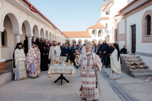 Târnosirea paraclisului mănăstirii tulcene Dinogeția Poza 312424