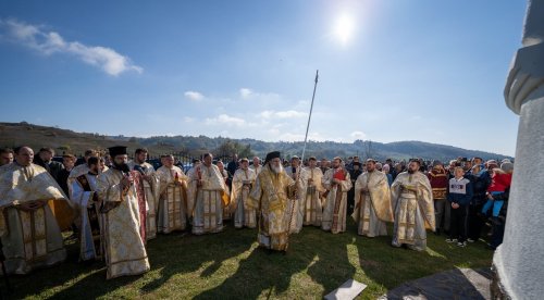 Veșmânt de har pentru biserica din Răchitiș, Bacău Poza 312397