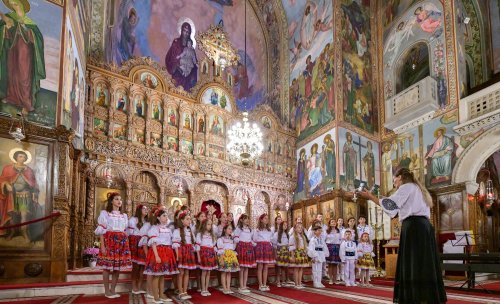 Concert „Lăudați pe Domnul!” la o biserică din București Poza 312604