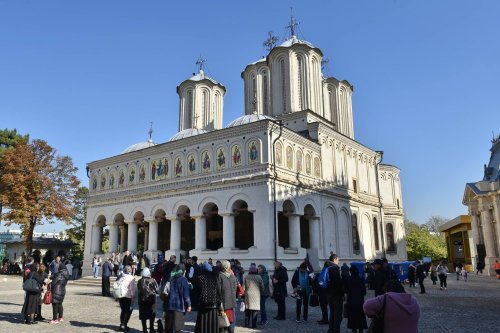 Joi are loc procesiunea „Calea Sfinților” în București  Poza 312518