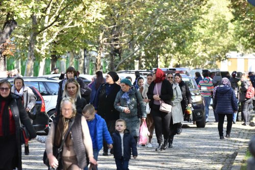 Joi are loc procesiunea „Calea Sfinților” în București  Poza 312528