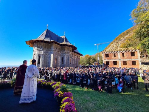 Hramul Mănăstirii „Petru Rareș Vodă” din Ciceu-Corabia Poza 312612