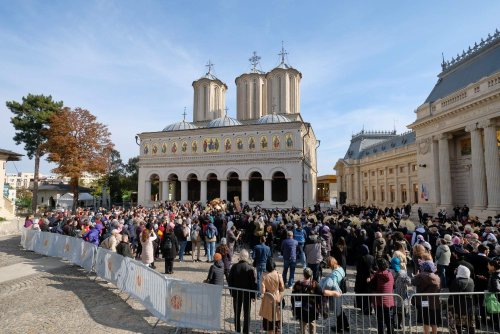 Debutul hramului de toamnă al Catedralei Patriarhale Poza 312759