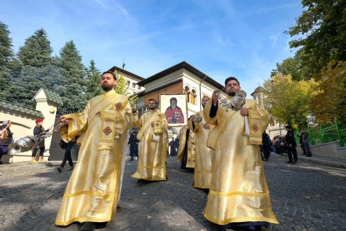 Debutul hramului de toamnă al Catedralei Patriarhale Poza 312764