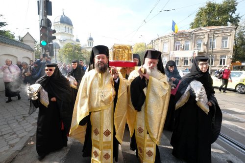 Debutul hramului de toamnă al Catedralei Patriarhale Poza 312769