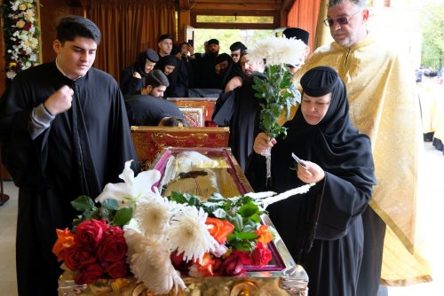 Debutul hramului de toamnă al Catedralei Patriarhale Poza 312802