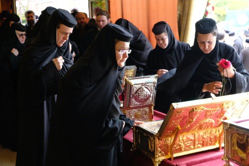 Debutul hramului de toamnă al Catedralei Patriarhale Poza 312806