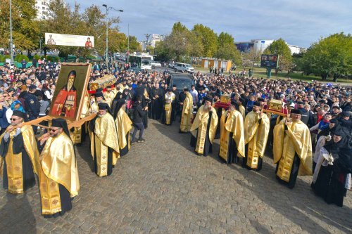 Debutul hramului de toamnă al Catedralei Patriarhale Poza 312837