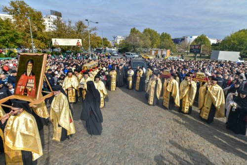 Debutul hramului de toamnă al Catedralei Patriarhale Poza 312838