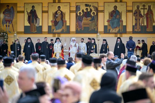 Debutul hramului de toamnă al Catedralei Patriarhale Poza 312845