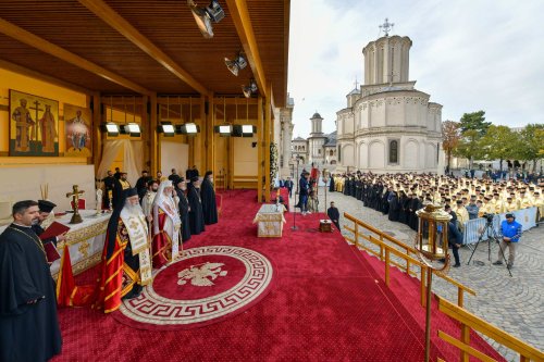 Debutul hramului de toamnă al Catedralei Patriarhale Poza 312853