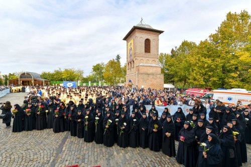 Debutul hramului de toamnă al Catedralei Patriarhale Poza 312864