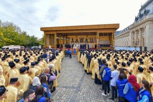 Debutul hramului de toamnă al Catedralei Patriarhale Poza 312869