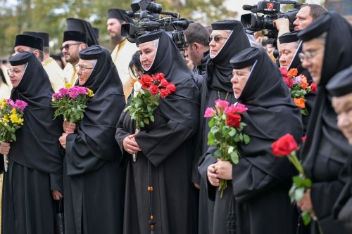 Debutul hramului de toamnă al Catedralei Patriarhale Poza 312870