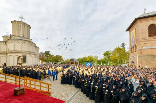 Debutul hramului de toamnă al Catedralei Patriarhale Poza 312873