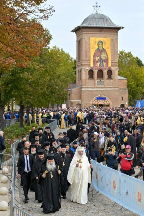 Debutul hramului de toamnă al Catedralei Patriarhale Poza 312884