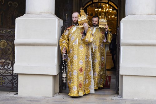 Rugăciune de laudă adusă Sfântului și Dreptului Lazăr la Catedrala Patriarhală Poza 312903