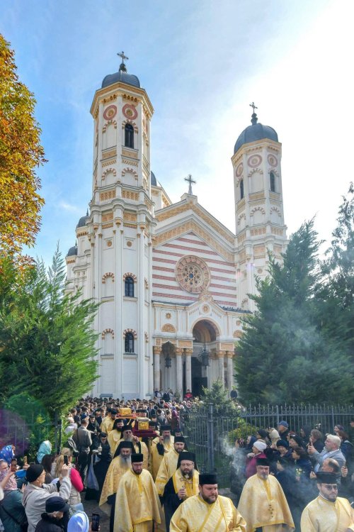 Sclipirile Luminii: Procesiunea „Calea Sfinţilor”, Bucureşti Poza 312948