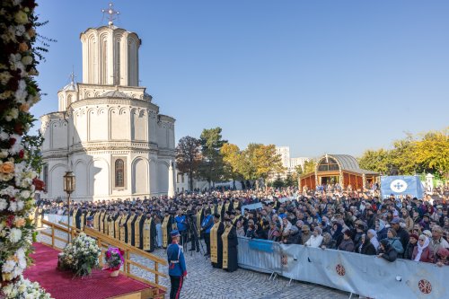 Mucenicul Dimitrie cinstit la București de Arhiepiscopul Ciprului Poza 313311