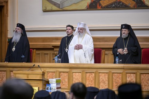 Ședință solemnă a Sfântului Sinod la Palatul Patriarhiei Poza 313159